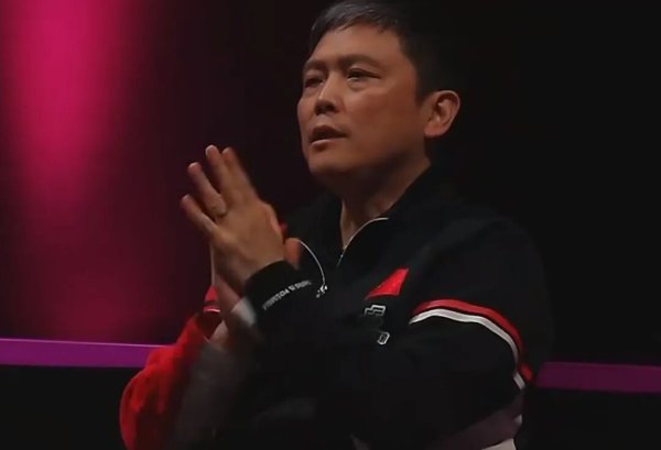 乐鱼体育下载 1-3爆冷！2大主力出局，刘志强怒了，找裁判要说法，气得捂着胸口